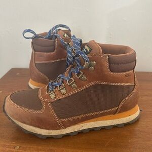 LL Bean women’s hiking boots 6.5